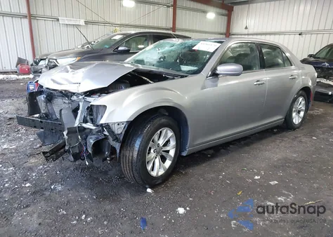 2015 Chrysler 300 Limited z USA, uszkodzony, nr VIN 2C3CCAAG3FH908585